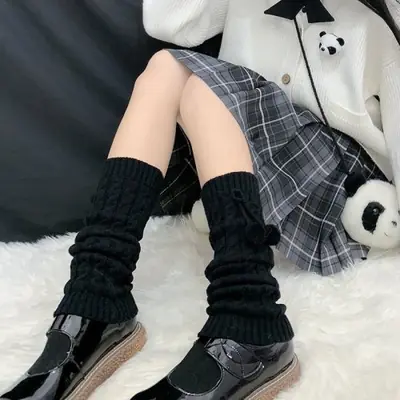 Image de Chaussettes Lolita Hiver Chaudes avec Boule de Laine - Style Y2K & Kawaii