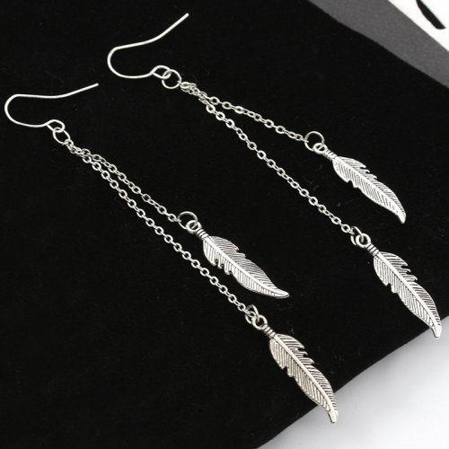 Image de Boucles d'oreilles longues feuille plume élégantes