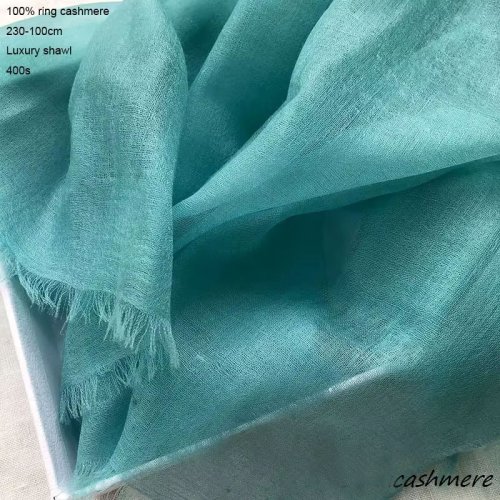 Immagine di Sciarpa in Cashmere Luxe Donna – Eleganza e Calore