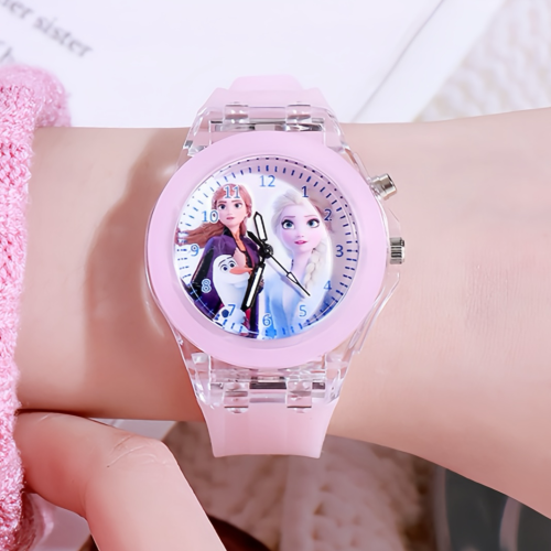 Bild von Disney Kinderuhr für Mädchen mit Silikonarmband – Prinzessin Elsa aus Frozen 2, leuchtende Ziffern, kinderfreundliche Analoguhr mit Blitzlicht-Funktion
