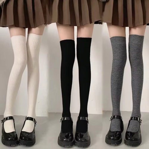 Imagen de Calcetines Altos Hasta el Muslo para Mujer y Niña, Estilo JK Lolita, Rayas Verticales en Negro y Blanco, Algodón Suave, Ajustados y Largos, Ideal para Otoño e Invierno