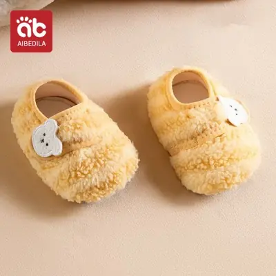 Image de Pantoufles Hiver Bébé - Chaudes & Antidérapantes
