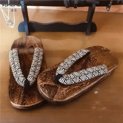 Image de Geta Japonais En Bois - Tongs Étudiantes & Hommes Taille 47-48
