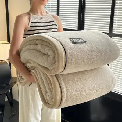 Image de Couverture polaire douce et chaude pour canapé ou sieste