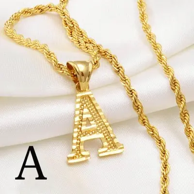 Image de Collier Initial Lettre Plaqué Or - Style Élégant pour Hommes & Femmes