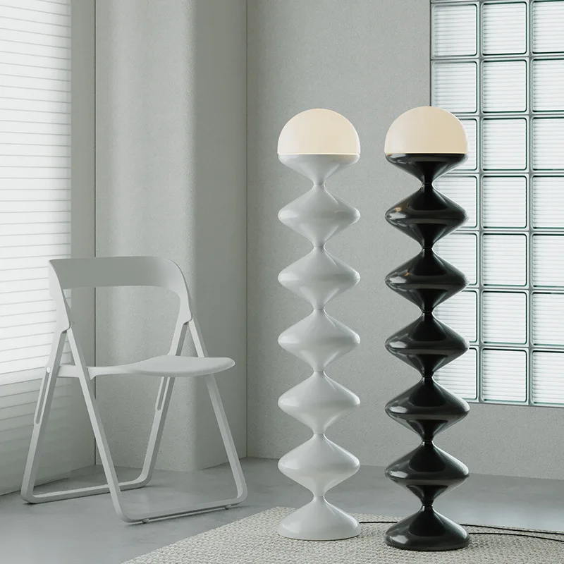 Immagine di Lampada da Terra Design Nero e Bianco - Illuminazione Moderna per Soggiorno e Camera
