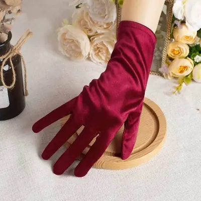 Image de Gants Rouges Rétro avec Nœud en Perles