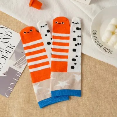 Image de Chaussettes Courtes Mignonnes à Bout Fendu - Baleine Requin Dessin Animé