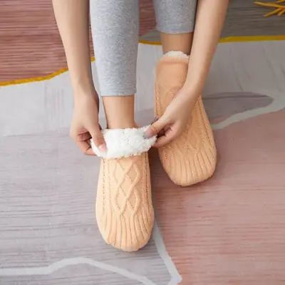 Image de Pantoufles Hiver Chauffantes avec Pinces - Confort & Chaleur