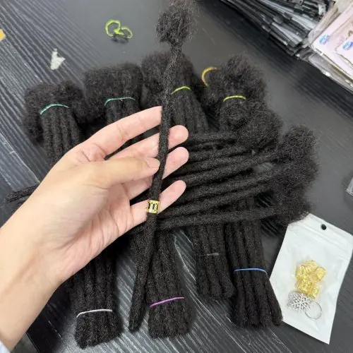 Image de Dreadlocks en Cheveux Humains Naturels - 0,6 cm - Faits à la Main