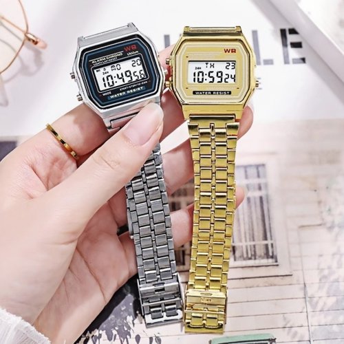Immagine di Orologio Digitale Multifunzione LED da Donna e Uomo, Modello Retrò F91W in Acciaio Inossidabile – Orologio Sportivo Elettronico con Display a Led per Attività All'Aperto e Stile Casual