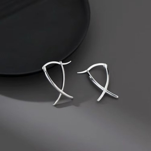 Imagen de Pendientes de Plata de Ley 925 con Diseño Geométrico Elegante para Mujer – Joyería Moderna y Estilo Coreano Ideal como Regalo