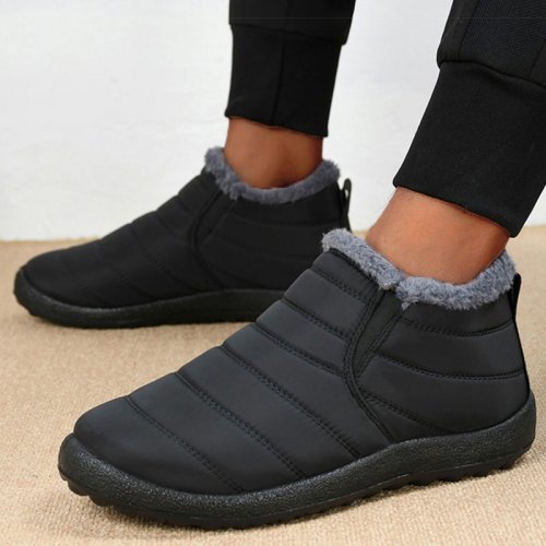 Bild von Warmwollige Herren-Winterstiefel mit Pelzfutter – Wasserdichte Schneestiefel für Männer, bequeme Slip-On Boots für kalte Tage