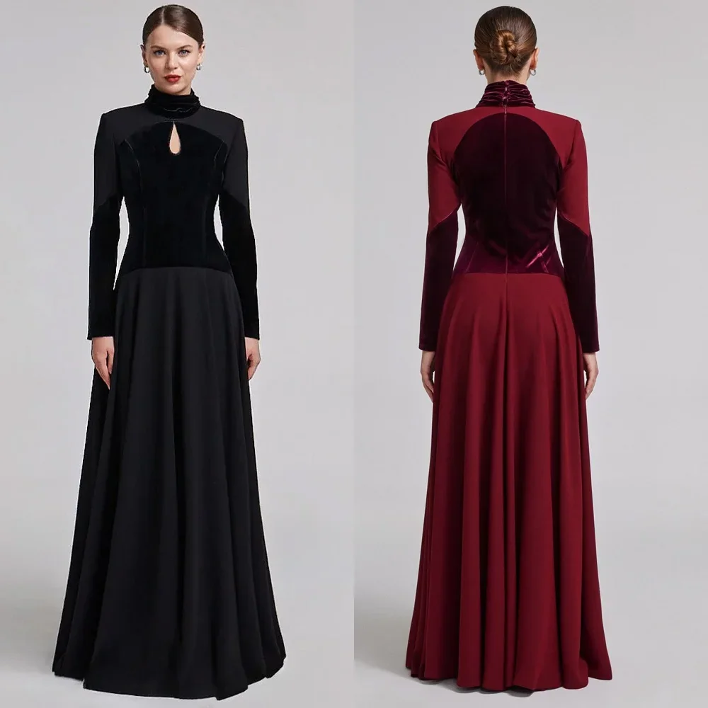 Bild von Elegantes Maxikleid aus Samt & Krepp – Perfekt für Abende & Hochzeiten