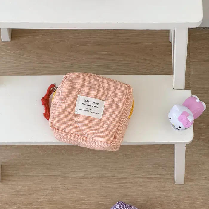 Image de Sac Cosmétique Matelassé à Carreaux - Style Rétro & Pratique