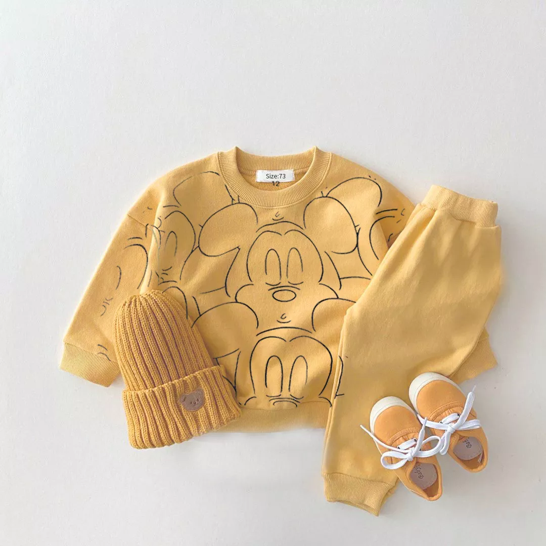 Nieuwe Designer Cartoon Kleding Set voor Babyjongens en -meisjes – Zomerse Trainingspak met Bedrukte T-shirt en Shorts in Casual Effen Kleuren