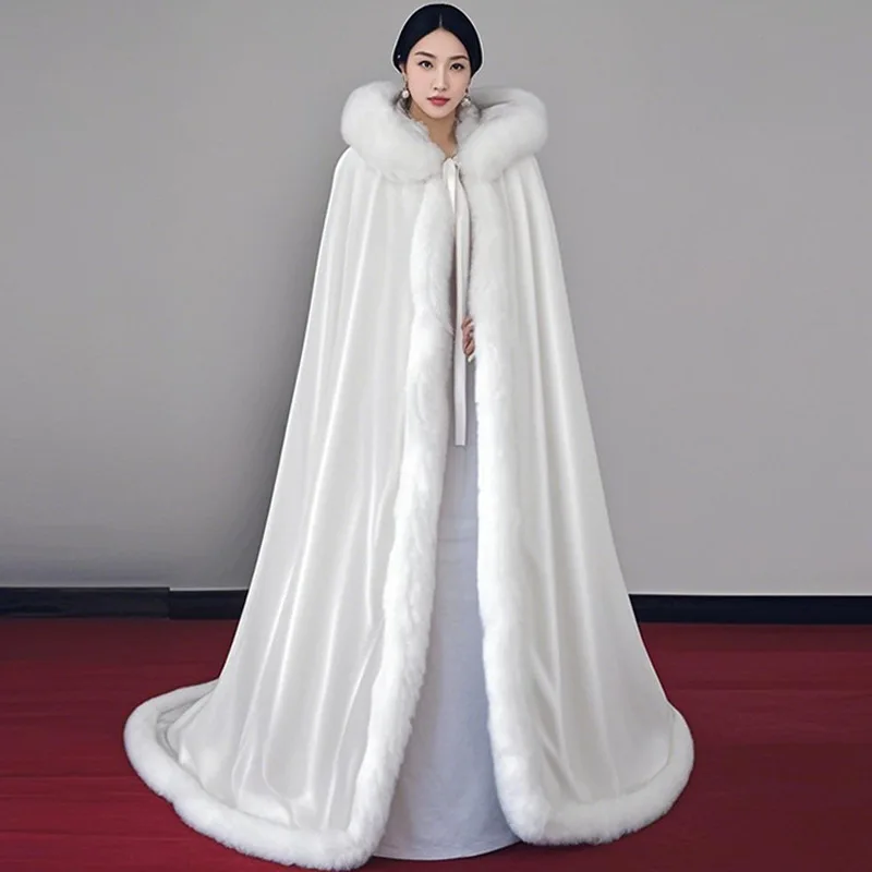 Bild von Weißer Verdickter Fleece-Halloween-Umhang mit Kapuze, Langem Fell-Shoulder-Wrap – Hochwertiges Vintage Hanfu-Kostüm für Modernen Tanz aus Polyesterfaser