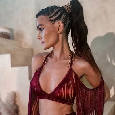 Image de Cover-Up Crocheté Élégant pour Plage - Tenue d'Été Féminine