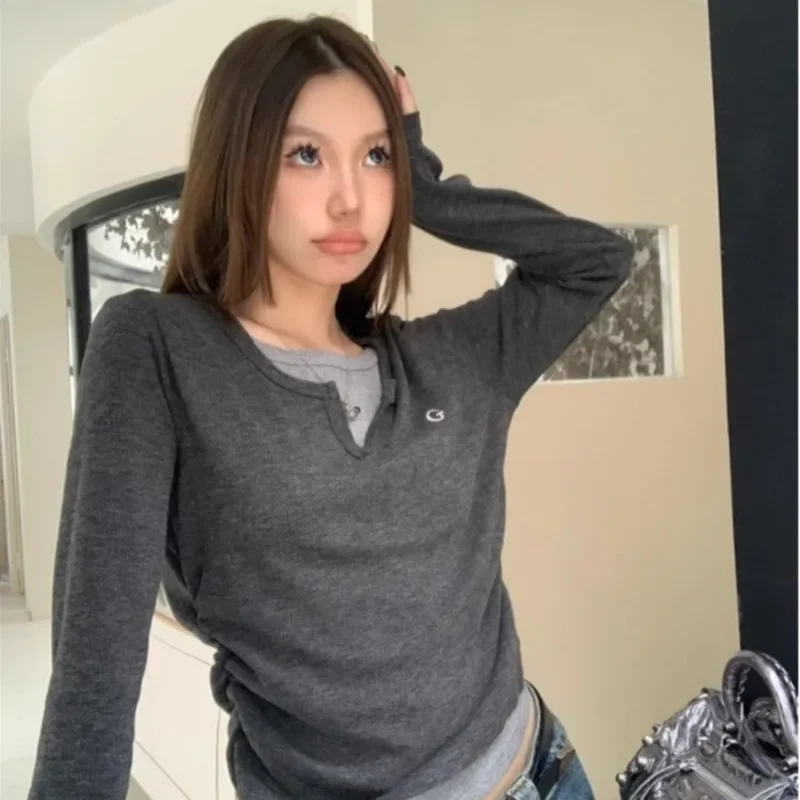 Zdjęcie Modny T-shirt z długimi rękawami – styl koreański