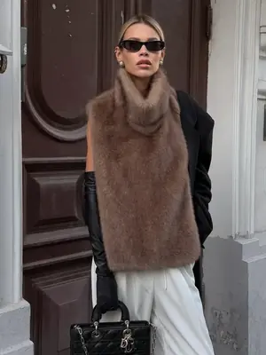 Image de Veste Fausse Fourrure Chic - Manteau Femme Automne 2025