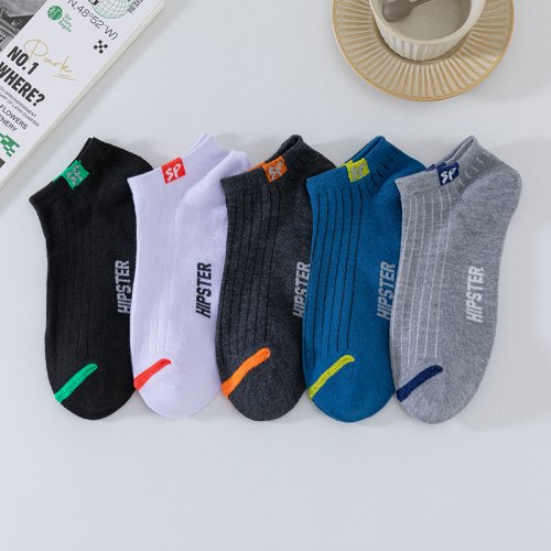 Bild von 5 Paar Kurze Herrensocken mit Vielseitigen Buchstaben – Hochwertige, Atmungsaktive Bootssocken mit Niedriger Brust und Flachem Mund für Freizeit und Alltag