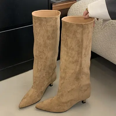 Image de Bottines hautes à bout pointu femme hiver 2026 - Style urbain élégant