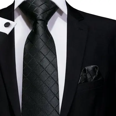 Image de Cravate de Mariage Noir Floral en Soie - Élégante & Raffinée
