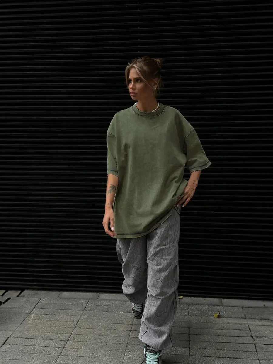 Immagine di T-Shirt Vintage in Cotone Puro 100% per Donna e Uomo – Stile Retro con Stampa Cerata, Manica Corta, Taglio Largo e Tinta Unità, Perfetto per Look Hip Hop
