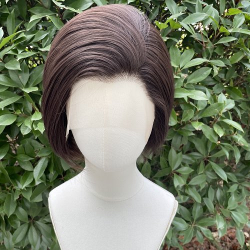 Afbeelding van Natuurlijke Bruine Korte Bob Cut Synthetische Lace Front Pruik met Lijmloze Haarlijn voor Vrouwen en Mannen – 13x4 inch Cosplay Pruik