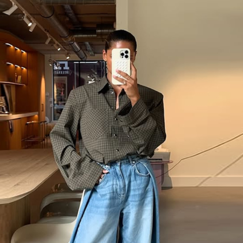 Immagine di Camicia da Donna Verde Scozzese con Risvolto Allentato, Maniche Lunghe e Tasche Monopetto – Elegante Top Autunno 2025 per Signore