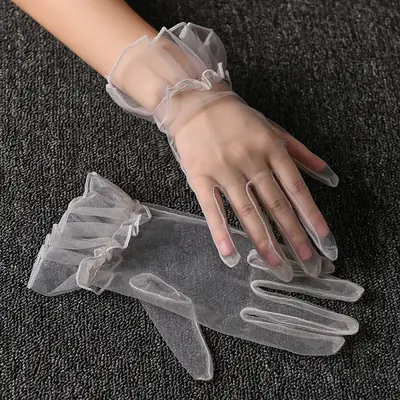 Image de Gants en Tulle Transparent pour Femmes - Élégance & Séduction