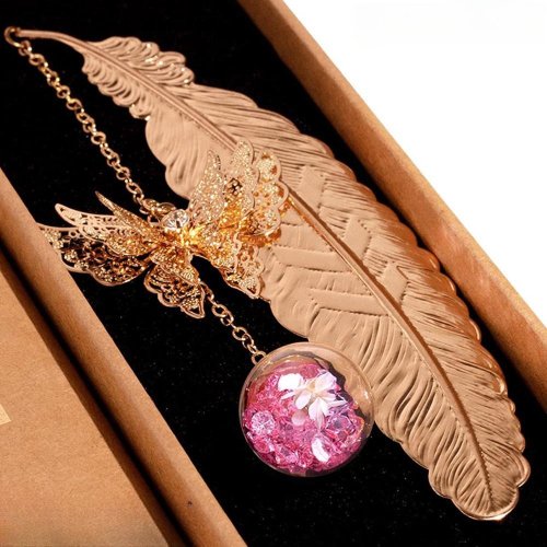 Immagine di Segnalibro Elegante in Metallo con Piume – Regalo Raffinato per Donne, Lettori Appassionati, Insegnanti e Mamma – Ideale per Compleanni, Natale e Festa della Mamma
