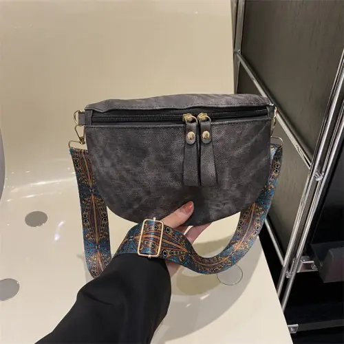 Image de Sac Bandoulière Femme Luxe - Sacoche de Poitrine à Large Sangle