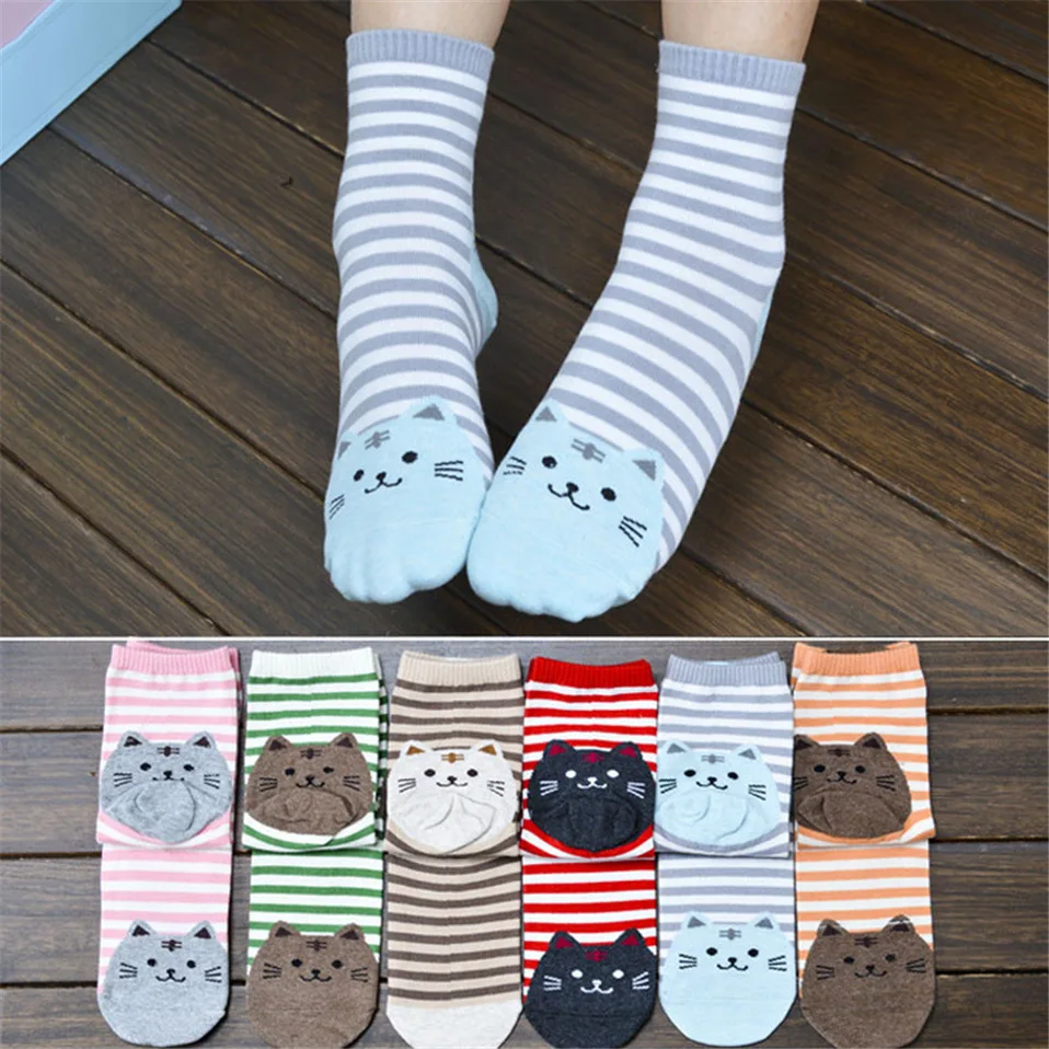 Afbeelding van Leuke Dames Sokken met 3D Cartoon Kat Voetafdrukken – Gestreepte Kawaii Stijl voor Vrouwen, Zachte en Comfortabele Vloer Sokken
