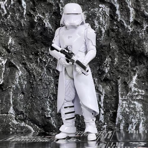 Bild von Star Wars The Black Series – 6-Zoll Actionfigur Captain Phasma & Commander Snowtrooper aus 'Die letzten Jedi' – Sammlerstück mit detailreicher Rüstung und beweglichen Gelenken