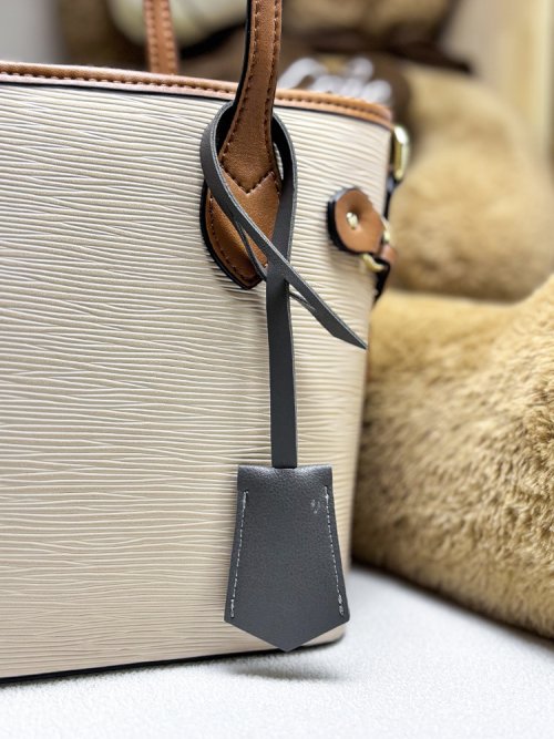Zdjęcie Personalizowane Zawieszki do Bagażu – Kolorowe i Stylowe!