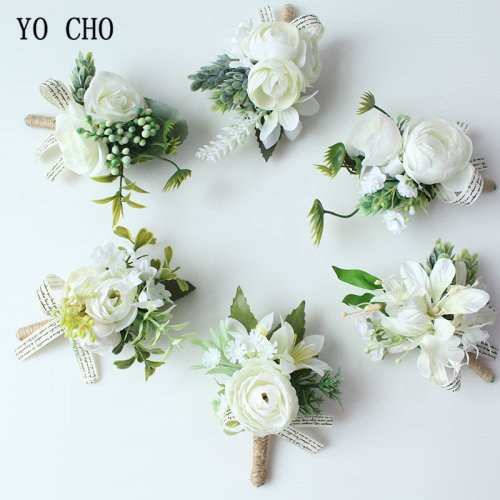 Image de Boutonnière Rose pour Marié - Élégance Florale