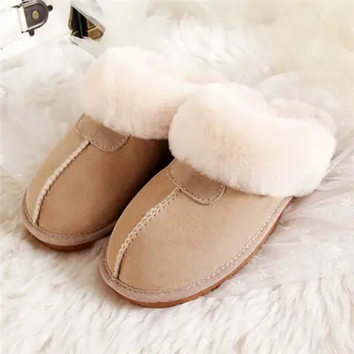 Image de Pantoufles d'Hiver en Peau de Mouton Naturelle - Confort & Chaleur