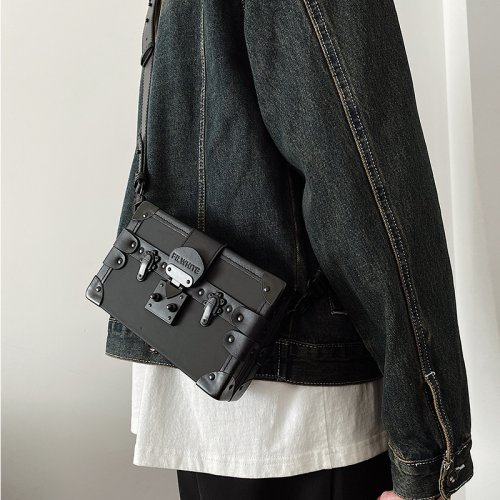 Afbeelding van Stijlvolle Unisex Crossbody Tas van PU-Leder – Kleine Vierkante Schoudertas met Slotgesp, Ideaal voor Mobiele Telefoon en Dagelijks Gebruik