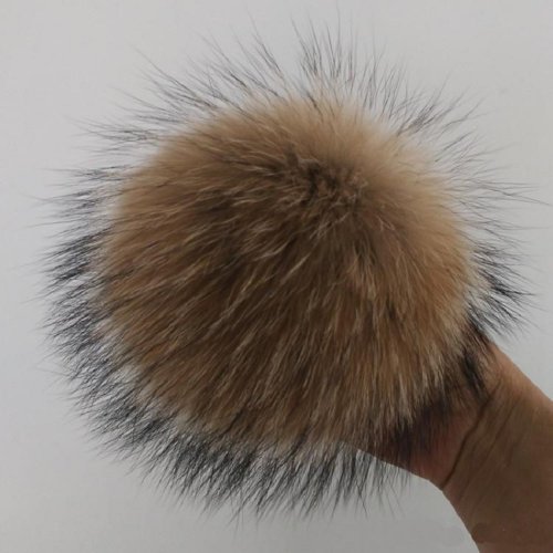 Immagine di Pompon di Pelliccia Autentica per Cappelli Invernali
