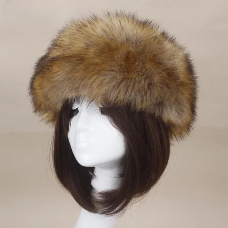 Afbeelding van Warm en Stijlvol Winter Hoofdband van Pluizig Russisch Namaakbont voor Vrouwen en Meisjes – Dikke Haarband met Oorwarmers voor Skiën en Outdoor Activiteiten