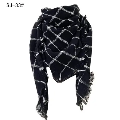 Image de Écharpe Triangulaire Tricotée Hiver - Châle Pashmina Doux & Élégant