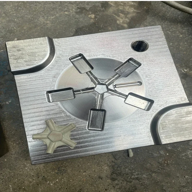 Image of Customizable Vertical and Horizontal Injection Molding Machine Mold Support System
