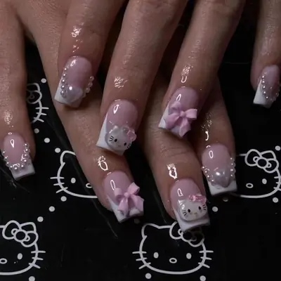 Image de Ongles Faux Chat Blanc & Camélia Rose - Style Français Mignon