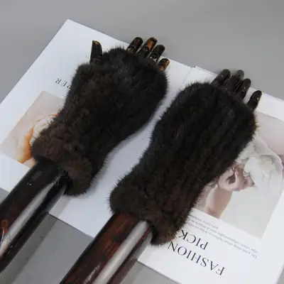 Image de Gants en Fourrure de Vison Naturelle - Hiver Chaud & Élégant