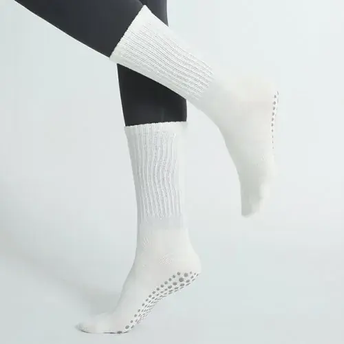 Image de Chaussettes de Yoga Antidérapantes pour Femmes