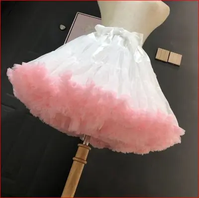 Image de Jupe Crinoline Tutu Fleurie pour Mariage & Cosplay