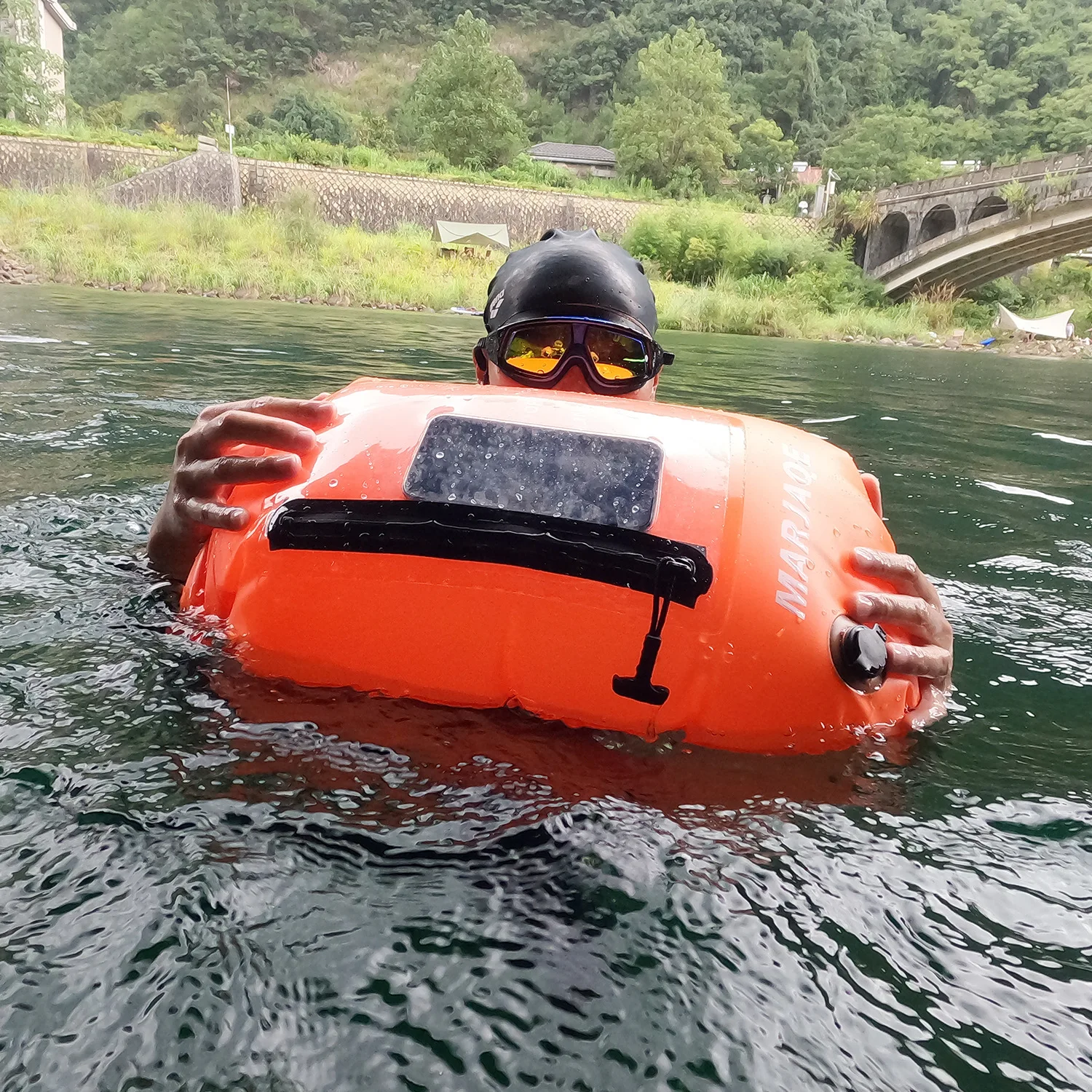 Imagen de Bolsa Flotante Impermeable para Deportes Acuáticos