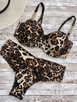 Image de Bikini Push-Up Vintage Taille Haute - Élégant & Rembourré
