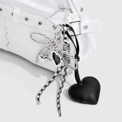 Image de Porte-clés cœur en cuir kawaii coréen
